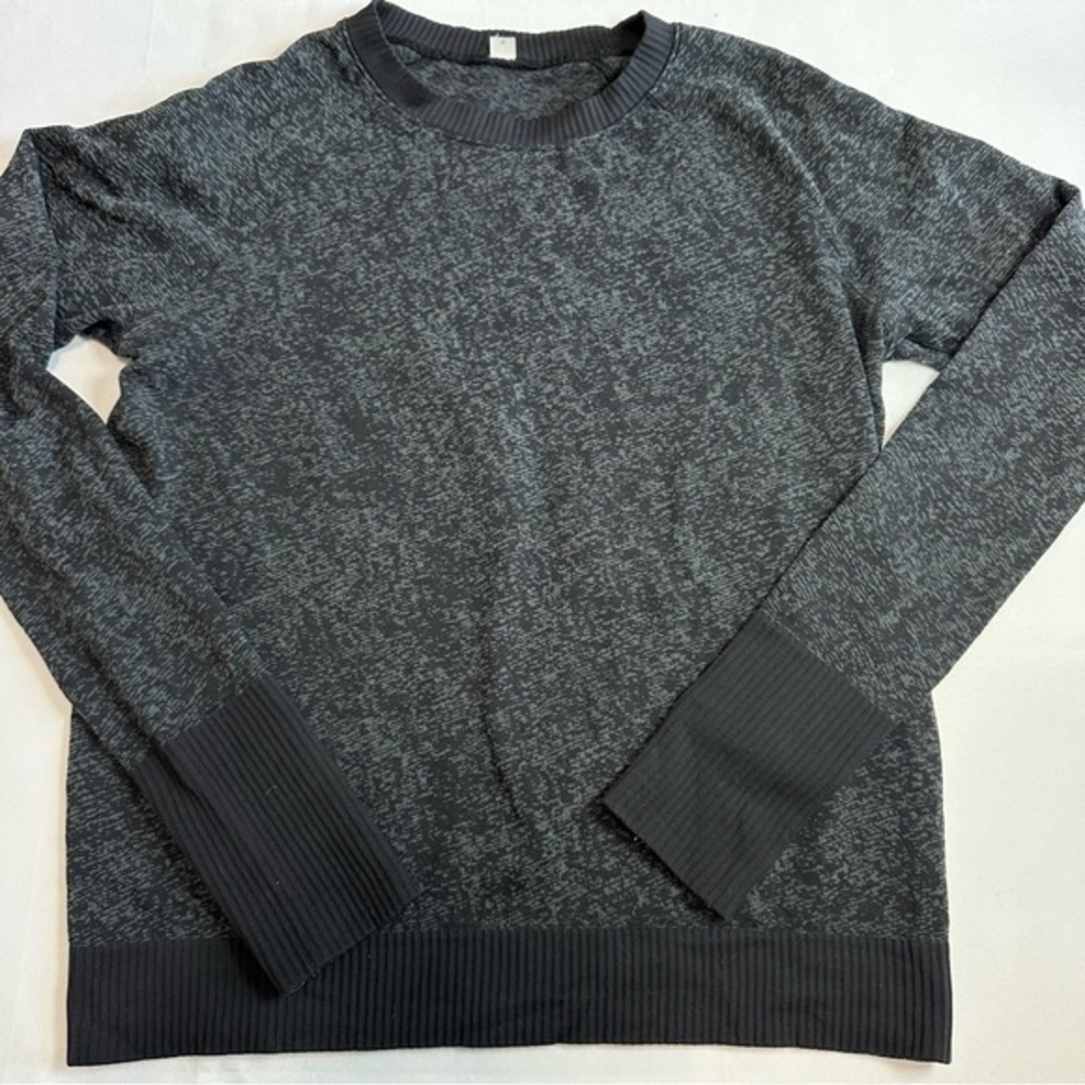 1157 - Men’s Lululemon Long Sleeve Sweatshirt Size Medium